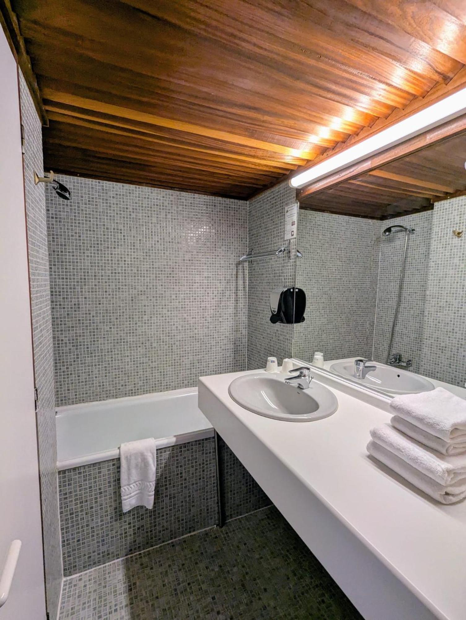 Hotel Gergovia 2*